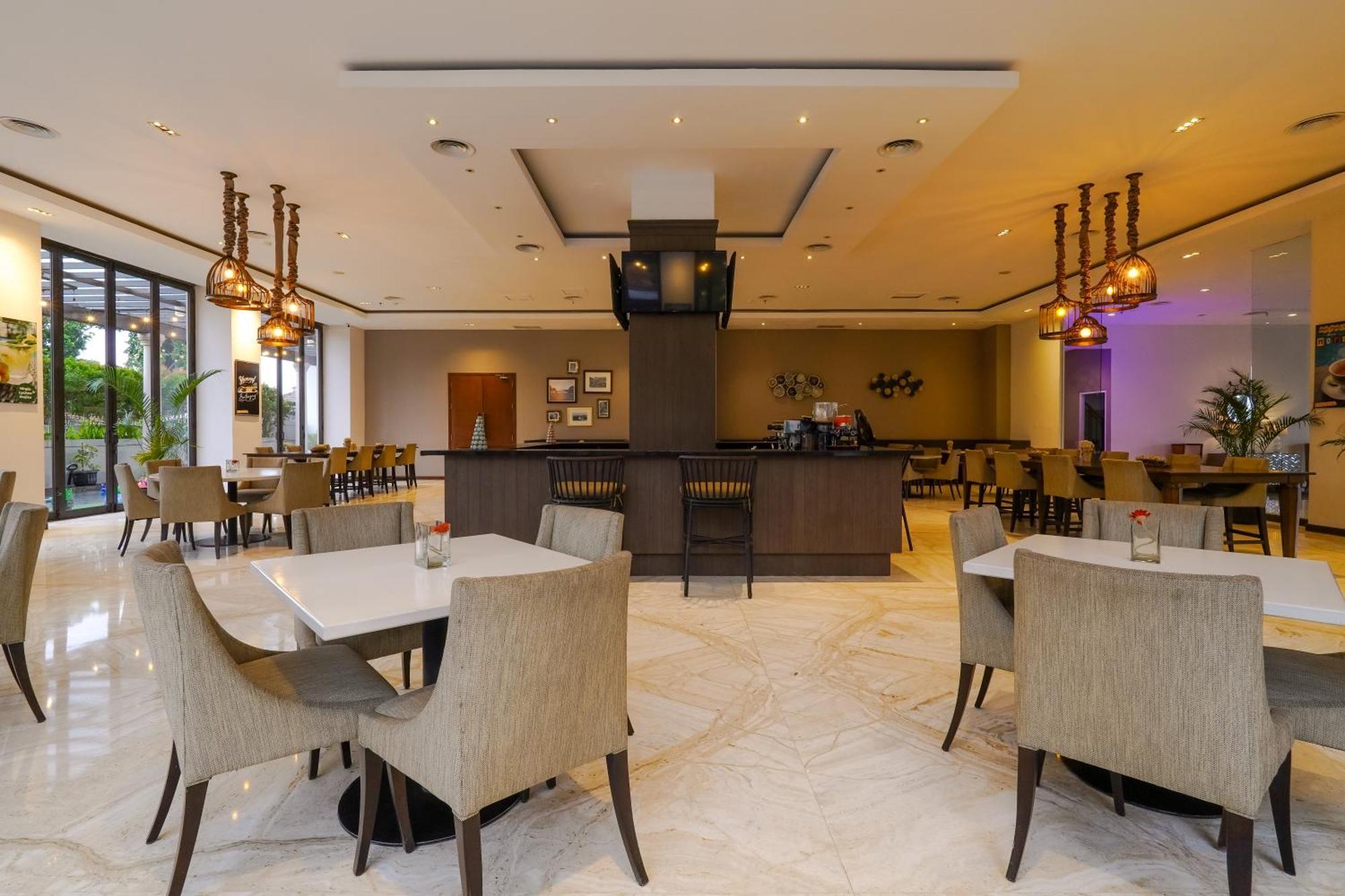 Royal Padjadjaran Hotel Богор Экстерьер фото